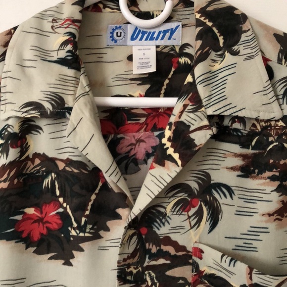 Hawaiian Mens shirt - Picture 2 of 3